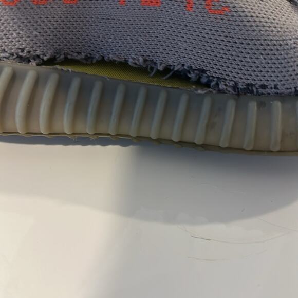 Yeezy Boost 350 V2 Low Beluga 2.0 Sz 10 used with tears Nike - Picture 3 of 6
